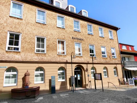 großes Gebäude, Rathaus Bad-Soden-Salmünster
