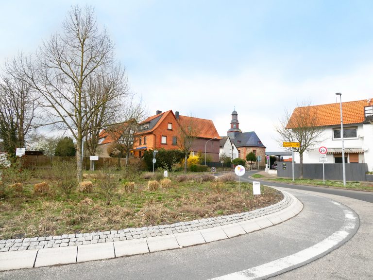 Bepflanzter Verkehrskreisel in Neuberg