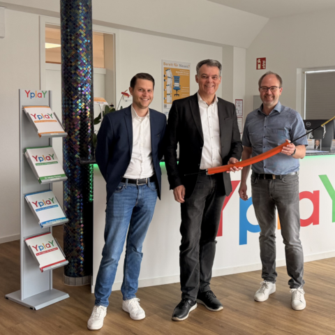Thomas Stöhr Geschäftsführer der Gigabitregion FrankfurtRheinMain mir Geschäftsführer der Yplay Germany GmbH Peer Kohlstetter