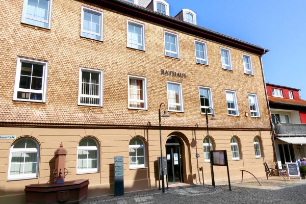 großes Gebäude, Rathaus Bad-Soden-Salmünster