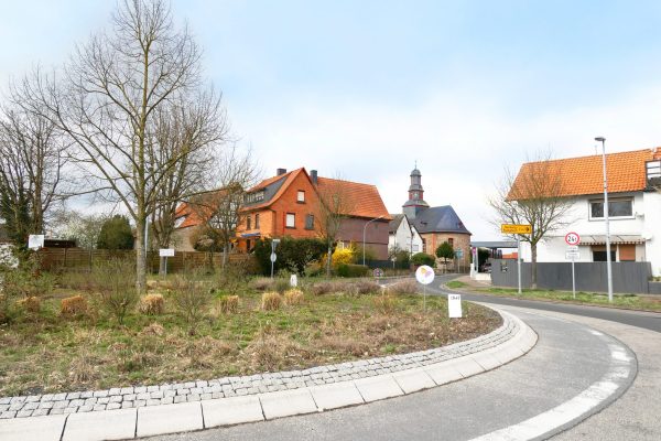 Bepflanzter Verkehrskreisel in Neuberg